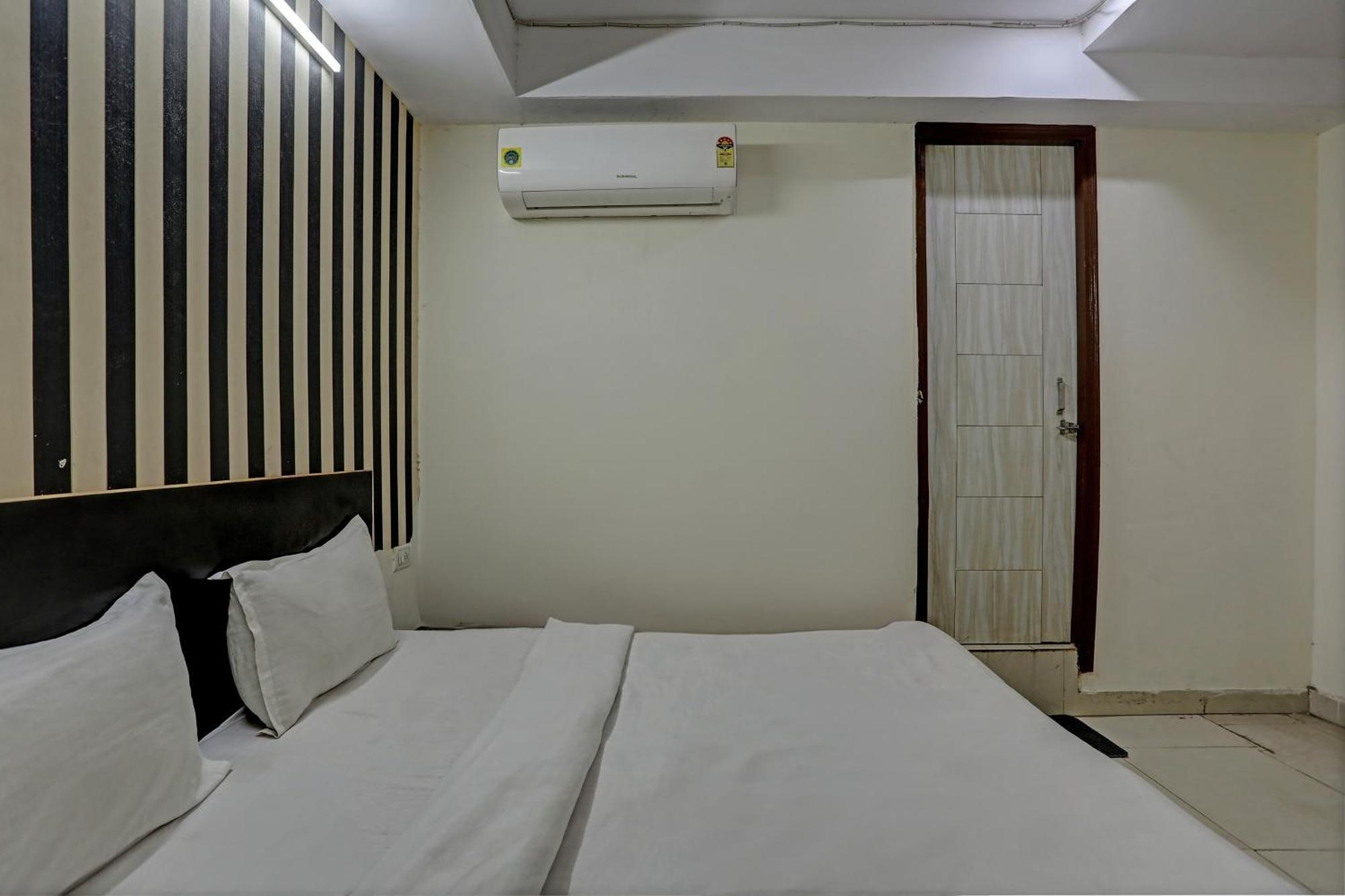 Hotel O Kanak Palace Neu-Delhi Exterior foto